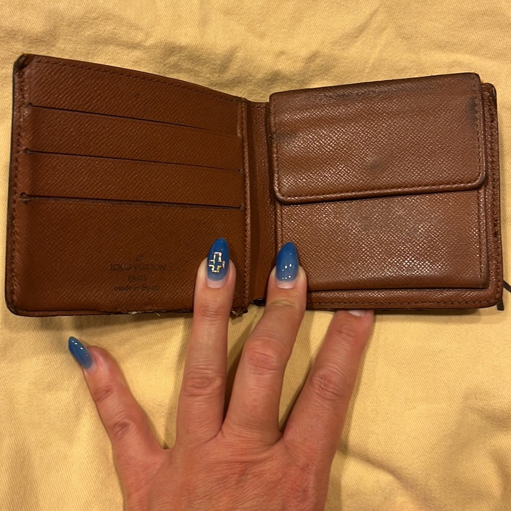 Authentic Louis Vuitton wallet 🪪 - Picture 3 of 11